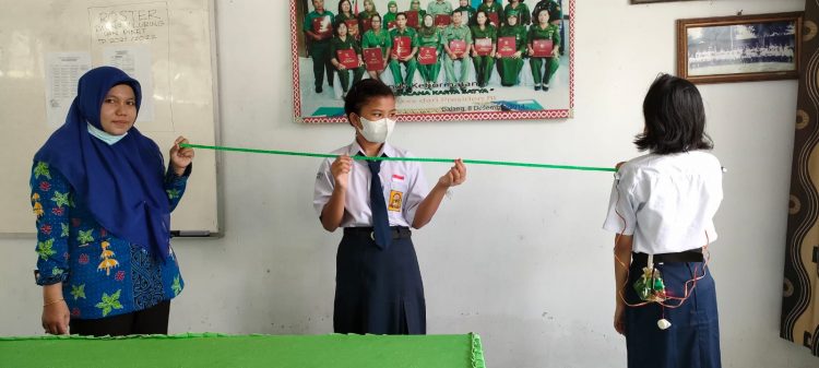 SMART UNIFORM (Seragam Pintar) Untuk Physical Distancing di SMPN GALANG” Oleh : Afni Zahara Harahap, S.Pd,Gr.,M.Pd
