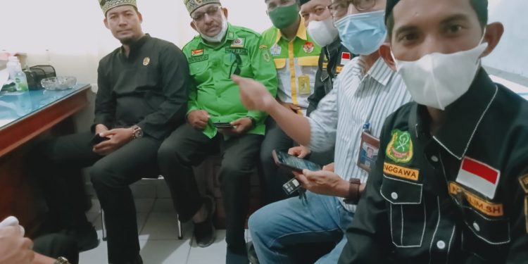Gabungan Lembaga Laskar Melayu (LAM) Rumpun Melayu Bersatu (RMB) Kab. Rohil Laporkan LY ke Polres
