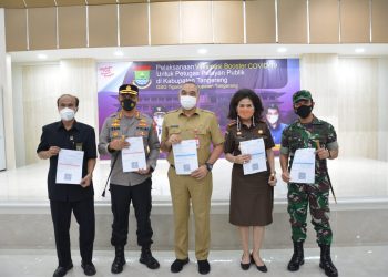 Bupati Bersama Forkopimda Melakukan Vaksinasi Ketiga Atau Booster