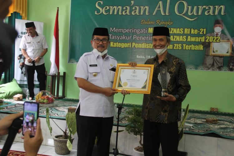 BAZ Kabupaten Cirebon Raih BAZNAS Award