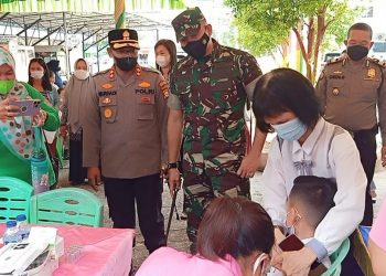 Kapolres Rohil Tinjau Pelaksanaan Bhayangkari Peduli Vaksin Anak Usia 6-11 Tahun di Bagan Siapi-api
