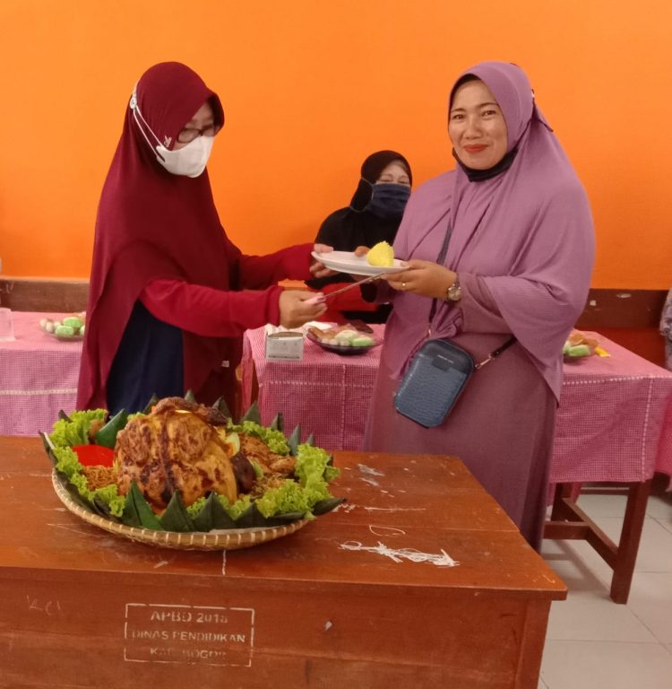 SD Negeri Cikopomayak 1 Adakan Syukuran Tempati Gedung Baru Sekaligus Pembagian Rapot Tahun 2022