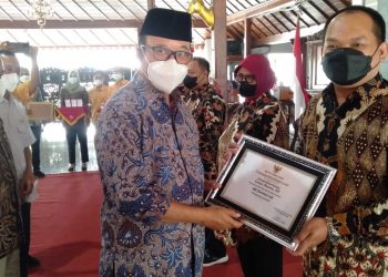 Donorkan Darah Lebih 100 Kali, Dapat PIN Emas Dari Bupati Banyumas