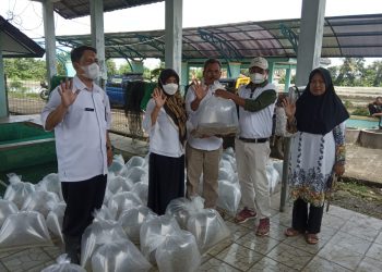 Poktan Ibu Pertiwi dan Komoditas Bio Tani di Desa Cikopomayak, Dapat Bantuan Benih Ikan