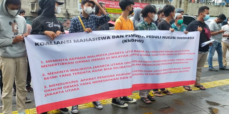 KMDPHI Lakukan Aksi Unjuk Rasa Di Kantor Walikota Jakut Terkait Ormas Tidak Terdaftar Agar Ditertibkan