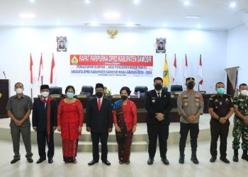 Bupati Samosir Hadiri Rapat Paripurna Pengucapan Sumpah/Janji Pengganti Antar Waktu Anggota DPRD Masa Jabatan 2019 – 2024