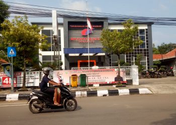 Di Duga KKN, Keuangan BPR Karya Remaja Cikedung “Bocor”