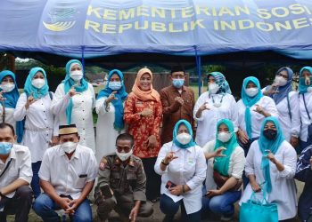 Tim Fasilitasi CSR dan Gerai Lengkong Bersama BKMT Tangsel Salurkan Bantuan ke Kecamatan Cibaliung