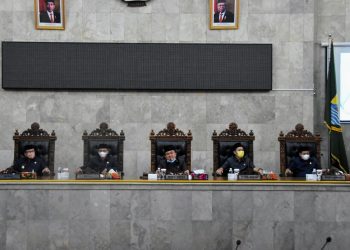 Rapat Paripurna, Bupati Cirebon Hantarkan Tiga Raperda