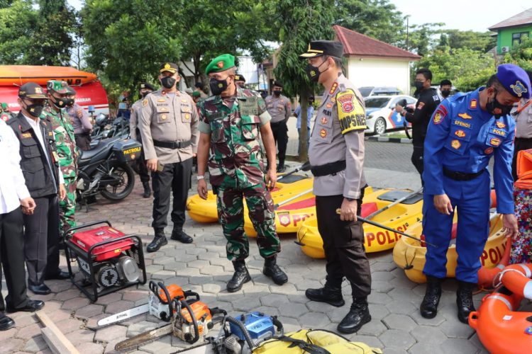 Wakili Dandim, Kasdim 0510/Trs Hadiri Apel Kesiapsiagaan Penanggulangan Bencana Alam Bersama Forkopimda