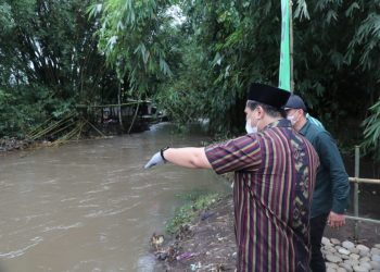 Ada Warga Laporkan Abrasi Sungai, Gus Yasin Respon Cepat Koordinasikan Penanganan