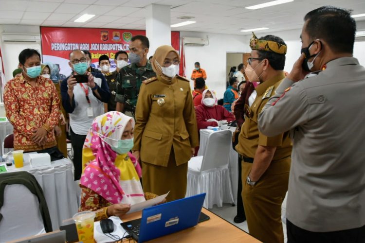 Vaksinasi di Kabupaten Cirebon Sudah Capai Target