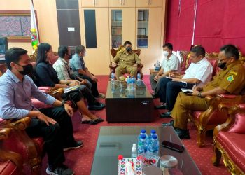 Terima Audiensi Pimpinan HKI, Bupati Ajak Pimpinan Gereja Berperan dalam Peningkatan Partisipasi Kaum Bapak