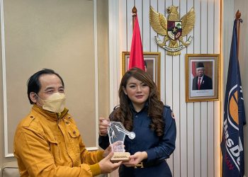 Apresiasi PEWARNA Indonesia Diberikan Kepada Anggota DPR RI Komisi I Termuda