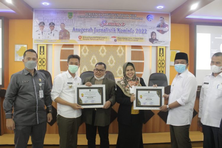 Buka Seminar Jurnalistik Kominfo, Bupati Rohil Sebut Insan Pers Rohil Profesional