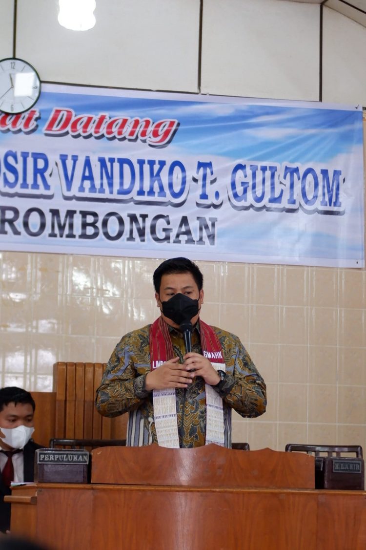 Bupati Samosir Ikuti Ibadah Sabat di Gereja Masehi Advent Hari Ketujuh (GMAHK) Limbong