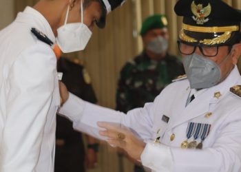 Bupati Cirebon Lantik PAW Kuwu Gumulung Lebak