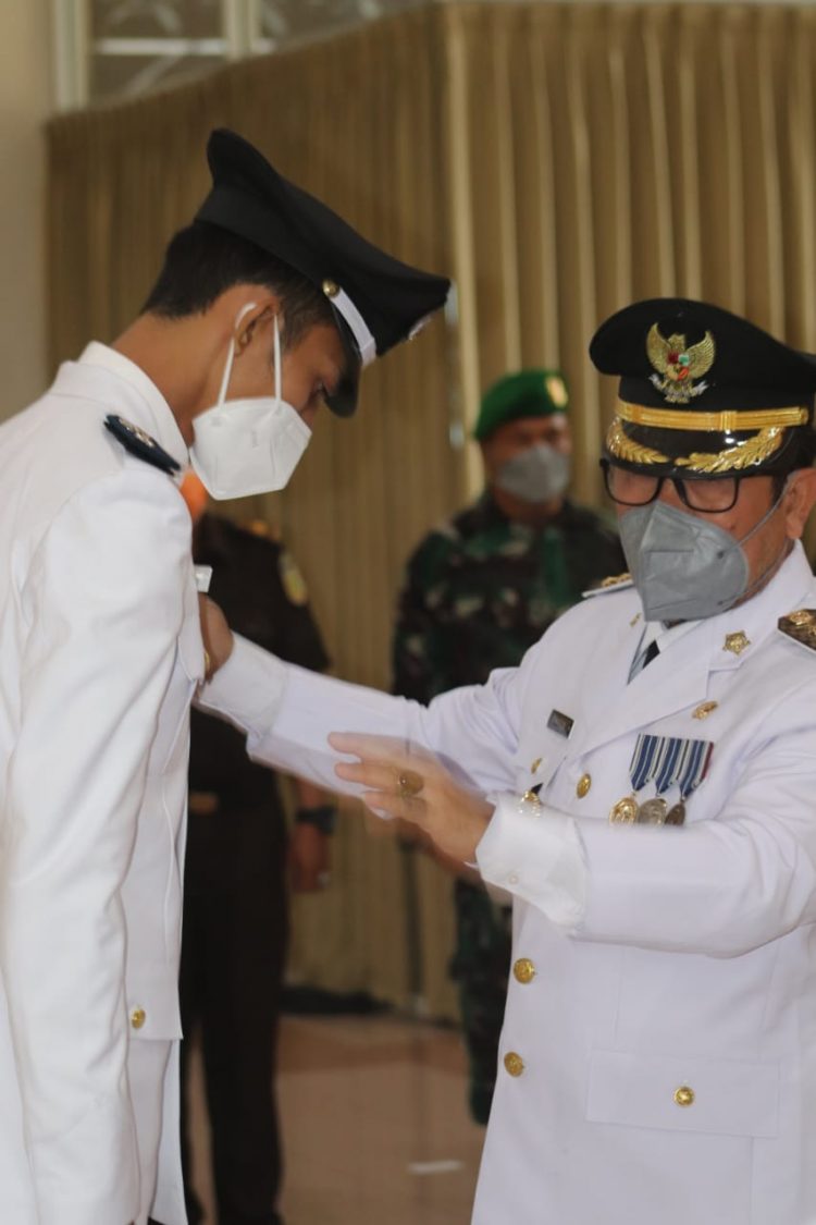 Bupati Cirebon Lantik PAW Kuwu Gumulung Lebak