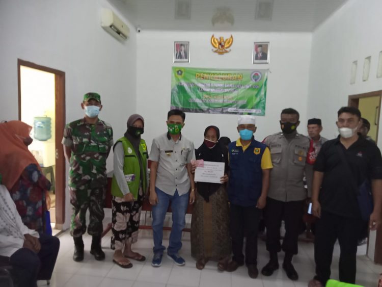 Pemdes Koleang Bagikan BLT – DD ke 156 KPM, Berdasarkan Musdessus TA 2022