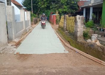 Pemdes Pasirmuncang Berdayakan Masyarakat Bangun Infrastruktur