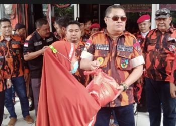 Jelang Ramadhan Ketua MPC PP Kabupaten Tangerang Bagikan Sembako Kepada Warga Terdampak Covid -19