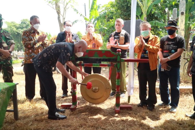 Acara Pertama Napak Tilas Pewarna Indonesia Meresmikan Makam Tunggul Wulung Bersama Bupati Jepara