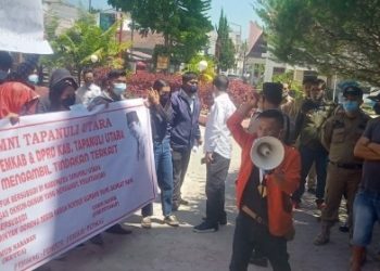 Pupuk Bersubsidi, Migor Langka dan Mahal, Mahasiswa Taput Demo