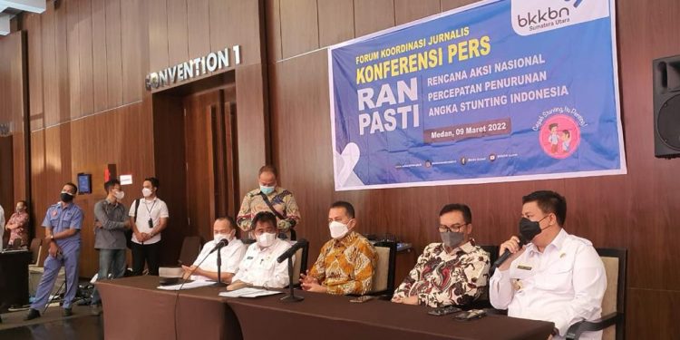 Hadiri Sosialisasi Percepatan Penurunan Stunting, Bupati Samosir Ajak Seluruh Elemen Masyarakat Saling Bersinergi