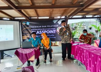 Guru – guru Gugus Dwija Wiyata Kedungbanteng Berinovasi Dengan Classpoint