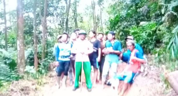 Pemdes Pagradin Alokasikan Dana Desa Tahap I Tahun 2022 Untuk Bangun Jalan ke Tempat Wisata Curug Bandung, Tingkatkan Roda Ekonomi Masyarakat