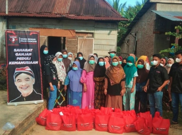 Sahabat Ganjar Labusel Berbagi Paket Sembako,Berkah di Bulan Ramadhan