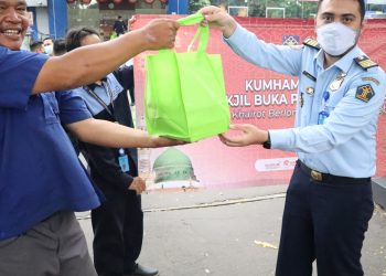 Kumham Banten Berbagi Takjil Buka Puasa Ramadan 443 H