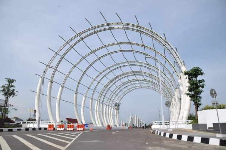 Sore Ini Jalan Bung Karno Dibuka, Menara Teratai Diuji Coba