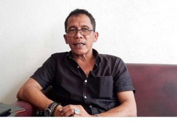 Lagi, Peradi Karawang Bagi-bagi Takjil Kepada Para Pengendara