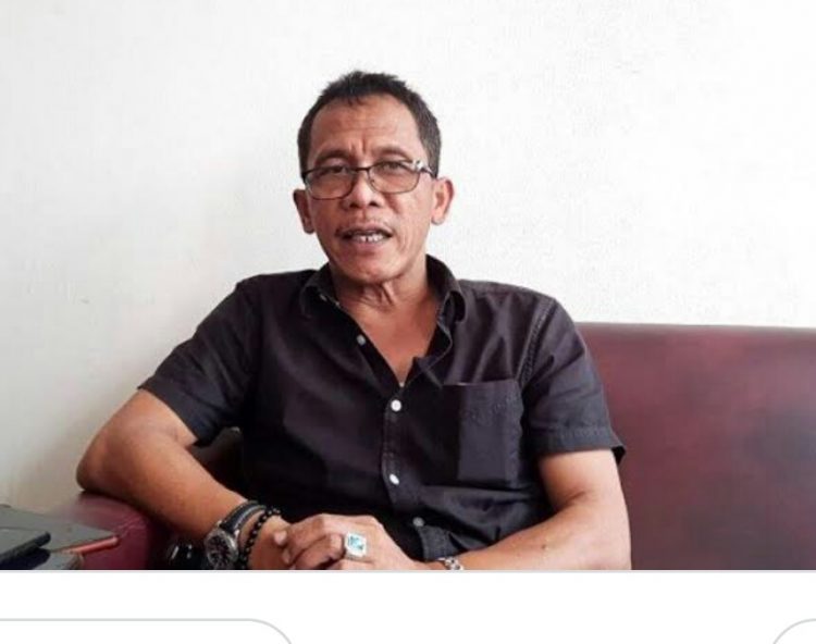 Lagi, Peradi Karawang Bagi-bagi Takjil Kepada Para Pengendara