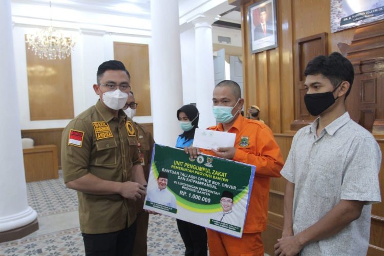Dibagikan Wagub Andika, THR Dari Zakat ASN Total Rp2,4 M Untuk 2.400 Pegawai Tak Tetap