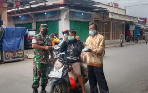 Hari Pertama Puasa Koramil 11 Pasar Kemis Bersama Polsek dan Satpol PP adakan Operasi PPKM