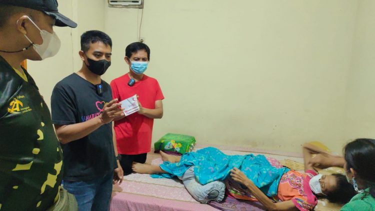 Sahabat Kehidupan Beri Donasi Kepada Ni Made Sudani Yang Terkena Kanker Usus