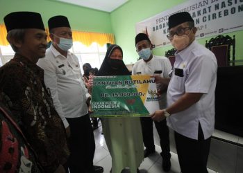 BAZ Kabupaten Cirebon Salurkan Bantuan Senilai Rp107 Juta