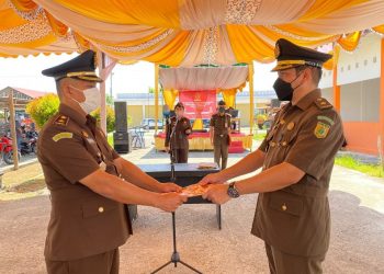 Lantik Kasi PB3R Kajari Rohil Yang Baru, Begini Arahan Kajari Yuliarni Appy “