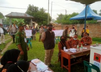 Bupati Labuhan Batu Utara Tinjau Langsung Pelaksanaan Pilkades Serentak