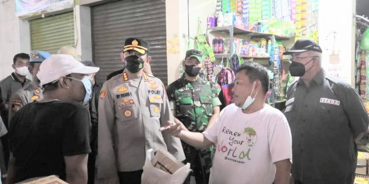 Sekda Banyumas bersama Forkompimda Pantau Distribusi Minyak Goreng Curah