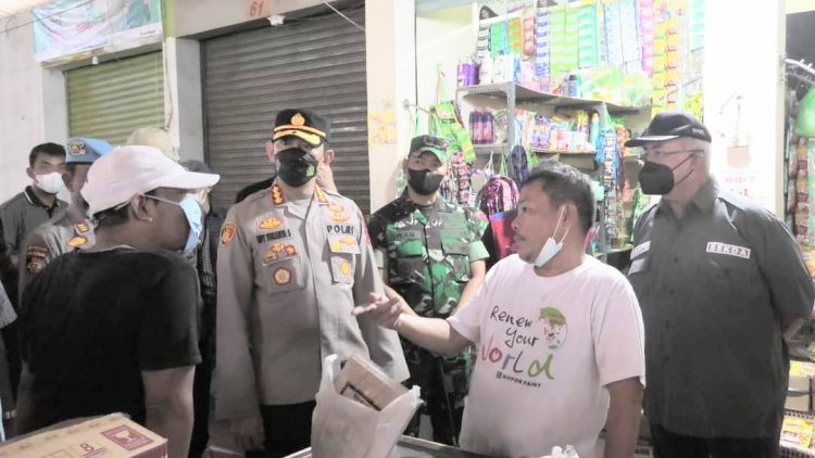 Sekda Banyumas bersama Forkompimda Pantau Distribusi Minyak Goreng Curah