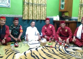IRBHAT Menyantuni Anak Yatim dan Piatu di Kramat Tubagus Abu Fatah Badaruddin
