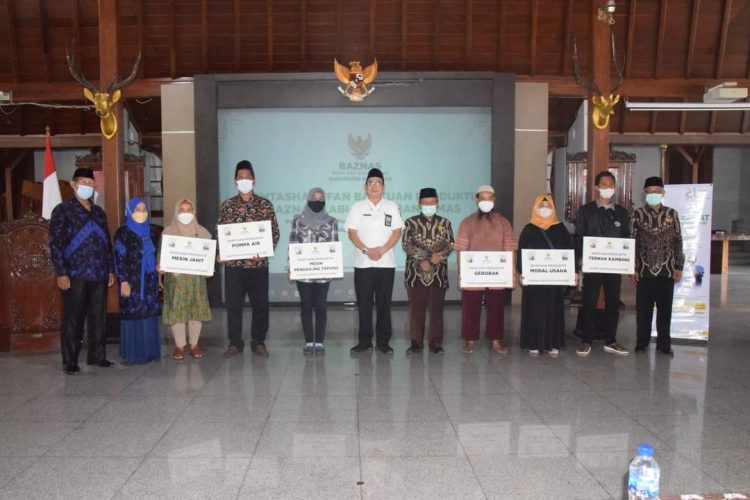 Baznas Kabupaten Banyumas Tasyarufkan Bantuan Produktif