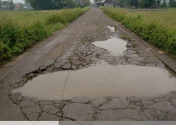 Jalan Desa Benda – Kaliasin Rusak Parah, Sudah 3 kali Buat Proposal Tapi Diabaikan,  Copot Kepala Dinas PU Bina Marga