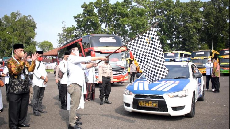 Calon Haji Banyumas diberangkatkan Hari ini, Bupati Antar Jamaah Kloter 29