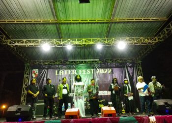 Gerakan Literasi Pembaca – pembaca Puisi Gaek Tunjukkan Taring di Panggung Reuni Puisi