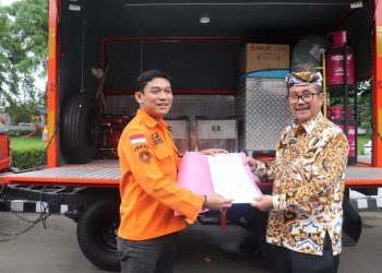 BPBD Kabupaten Cirebon Terima Trailer Dapur Keliling BNPB