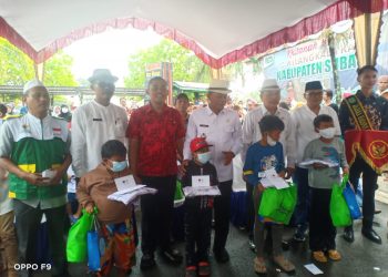 Dalam rangka Milangkala ke 74 Kabupaten Subang Pemerintah Kecamatan Blanakan Adakan Khitanan Massal
